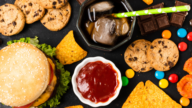 Junto à redução preços dos ultraprocessados da pandemia até os dias atuais, os alimentos saudáveis ficam cada vez mais caros - Foto: Freepik