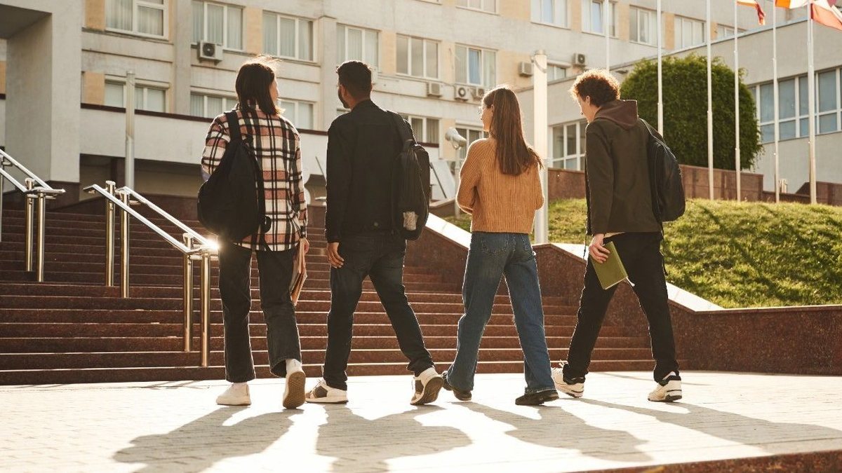 Inscrição para concorrer a uma vaga na USP com nota do Enem vai até 19 de dezembro - Envato