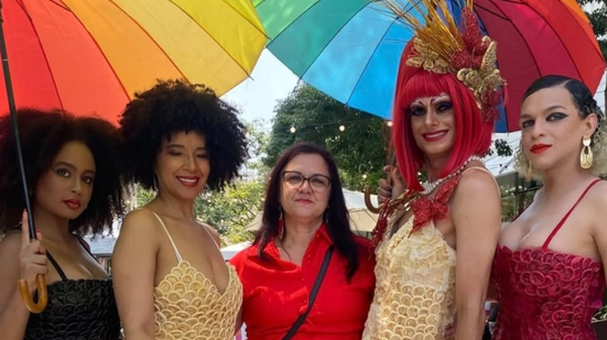 Artista gaúcha entrelaça ativismo na luta contra a aids com a preservação ambiental em suas obras - Reprodução/Adriana Bertini