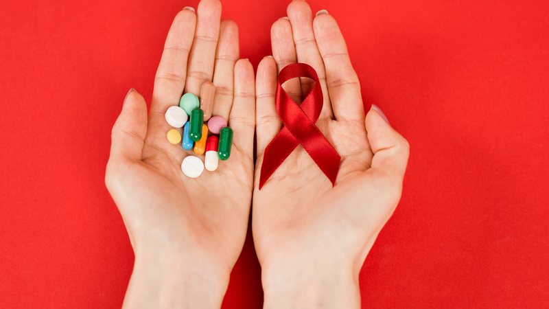 Medicamentos ajudam a controlar a Aids; OMS defende a ampliação do uso do lenacapavir, que é infetável e aplicado 2 vezes ao ano - Envato