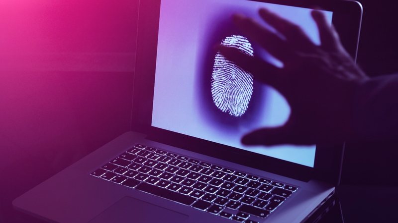 Um Boletim de Ocorrência registrado virtualmente tem o mesmo peso legal que um registrado diretamente na delegacia - Envato