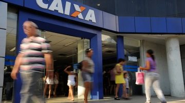 O valor do abono salarial varia conforme o número de meses trabalhados no ano-base, podendo chegar até um salário mínimo. - Tânia Rêgo/Agência Brasil