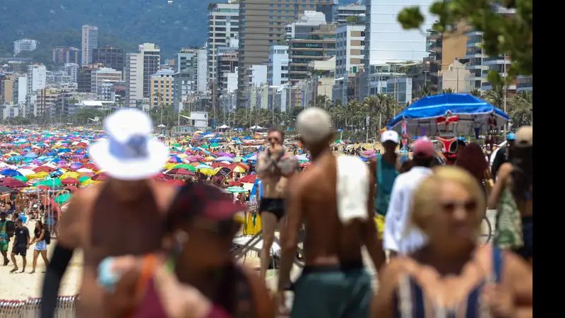 Os sintomas mais comuns associados às altas temperaturas foram tontura, fraqueza, desmaios e queimaduras solares - Tomaz Silva/Agência Brasil
