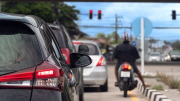Rodízio volta a valer nesta segunda-feira, 12, com restrição  para carros com placas finais 1 e 2 - Adobe Stock