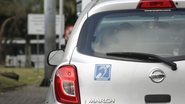 Carro com adesivo do símbolo internacional de surdez  está incluso nas isenções de impostos previstas em lei - Divulgação/ Agência Senado
