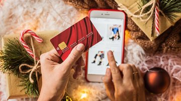 Pesquisa revela também que 43% dos entrevistados pretendem optar por experiências como viagens, jantares, passeios ou shows para presentear - Envato
