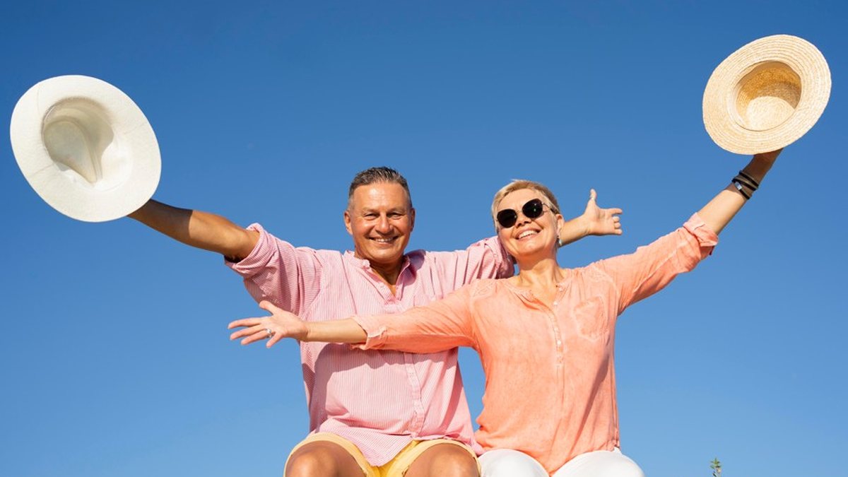 Fazer uma viagem é como abrir uma janela para outros mundos, com experiências e pessoas que não fazem parte da rotina habitual - Freepik