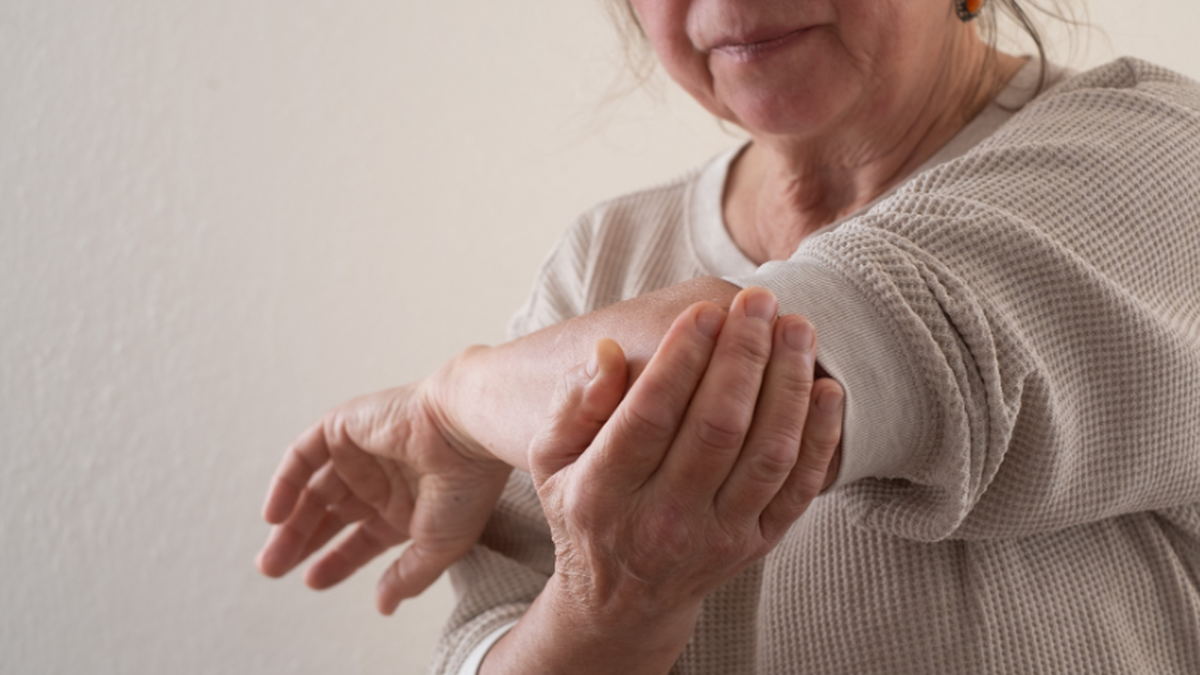 Esses problemas costumam evoluir silenciosamente; é preciso adotar os cuidados corretos e evitar automedicação - Adobe Stock