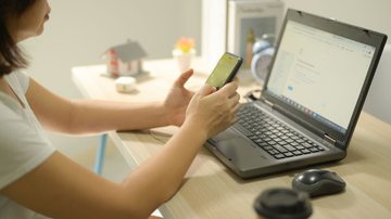 Estudo da Comissão Europeia indica que a vigilância reduz satisfação no trabalho - Envato
