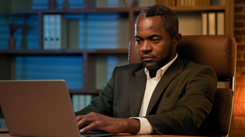 O 'motor' de um profissional de alta performance também é abastecido por planejamento, execução, controle e determinação - Adobe Stock