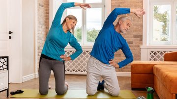 A prática regular, em qualquer ambiente do lar, ajuda a preservar força muscular - Foto: Envato Elements