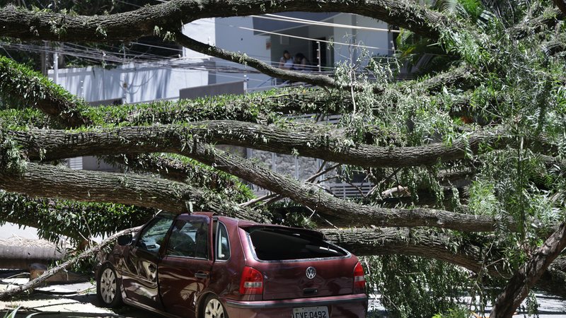 De acordo com mapa da concessionária, às 12h28, 1,4 milhão de unidades consumidoras estavam sem eletricidade na área de concessão - FELIPE RAU/ESTADÃO CONTEÚDO