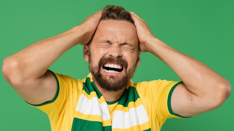 Torcer por um clube cria laços que atravessam gerações e classes sociais - Envato