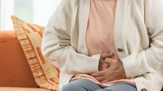 A partir dos 60 anos, as chances de desenvolver a infecção podem chegar a 50% em mulheres - Foto: Adobe Stock