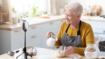 Criar conteúdo e ser um influencer, deixou de ser apenas postar fotos ou vídeos - Foto: Envato Elements