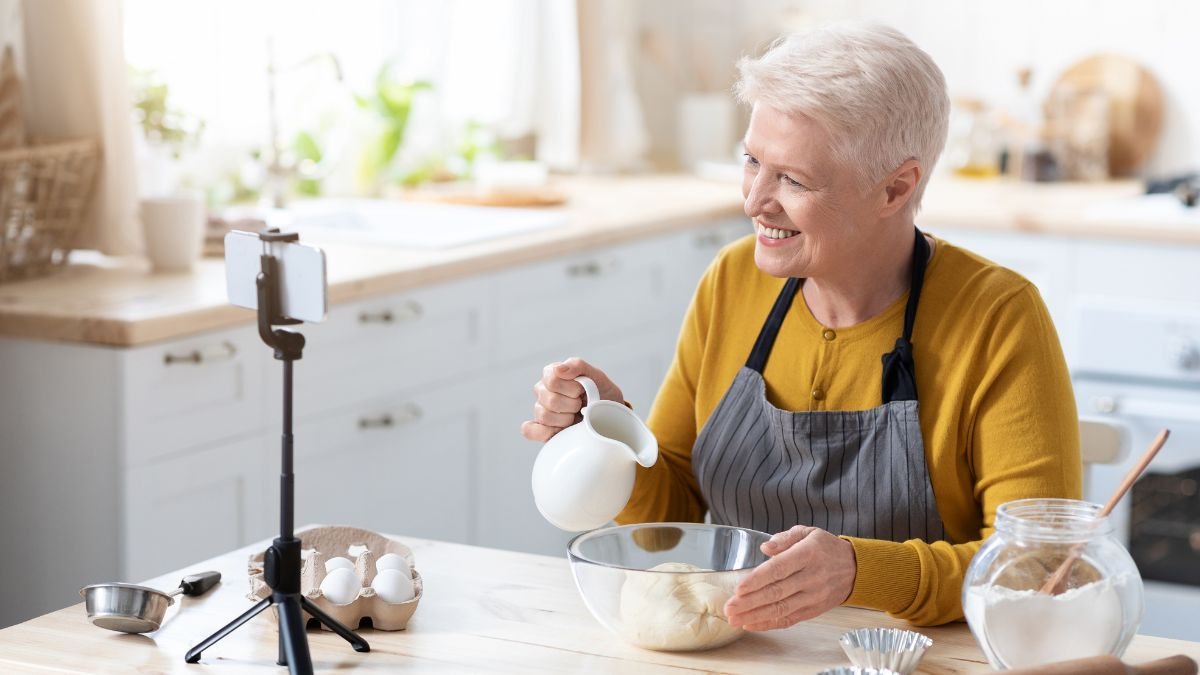Criar conteúdo e ser um influencer, deixou de ser apenas postar fotos ou vídeos - Foto: Envato Elements