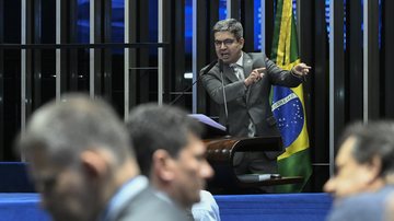 No Senado, o texto é relatado pelo líder do governo no Congresso, Randolfe Rodrigues (PT-AP), que manteve a proposta tal como saiu da Câmara - Jefferson Rudy/Agência Senado