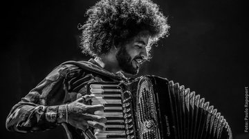 Mestrinho convida Jota.pê e Bruna Black, vencedores do Grammy 2025 com o projeto Dominguinho, e Bruna Black, voz revelação que une soul e MPB - Foto: Paulo Rapoport