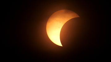 O eclipse parcial (como na foto) é mais comum no Brasil, a exemplo deste, que foi visto de São Paulo em 2001; o mais recente no País foi 2023 - ROBSON FERNANDJES/ESTADÃO CONTEÚDO