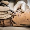 A menor taxa de arrependimento em tatuagens abrange grupos de pessoas com mais de 50 anos de idade - Pixabay