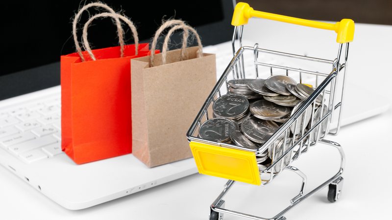 Segmento de Mercados lidera as projeções, com vendas estimadas de R$ 31,51 bilhões, seguido por Lojas de vestuário e calçados - Envato