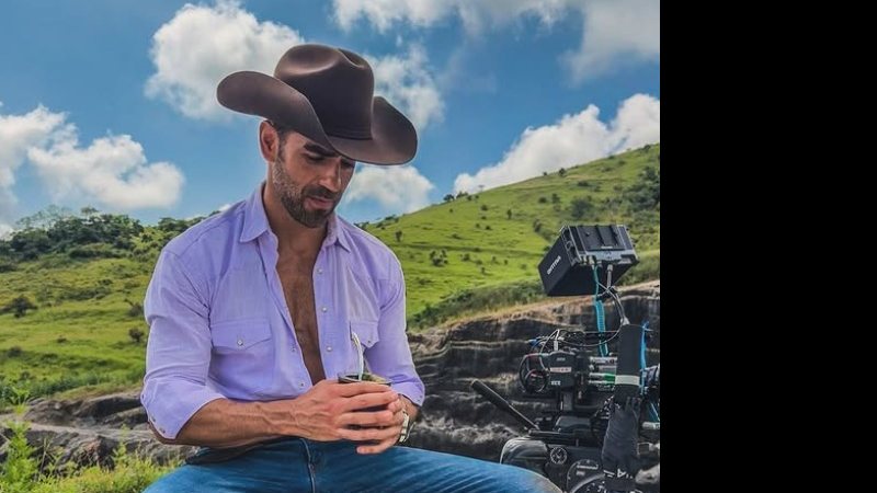 O galã mexicano Marcus Ornellas, que participará de filme sobre Jair Bolsonaro interpretando o filho Flávio Bolsonaro - Reprodução / Instagram Marcus Ornellas