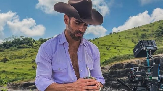 O galã mexicano Marcus Ornellas, que participará de filme sobre Jair Bolsonaro interpretando o filho Flávio Bolsonaro - Reprodução / Instagram Marcus Ornellas