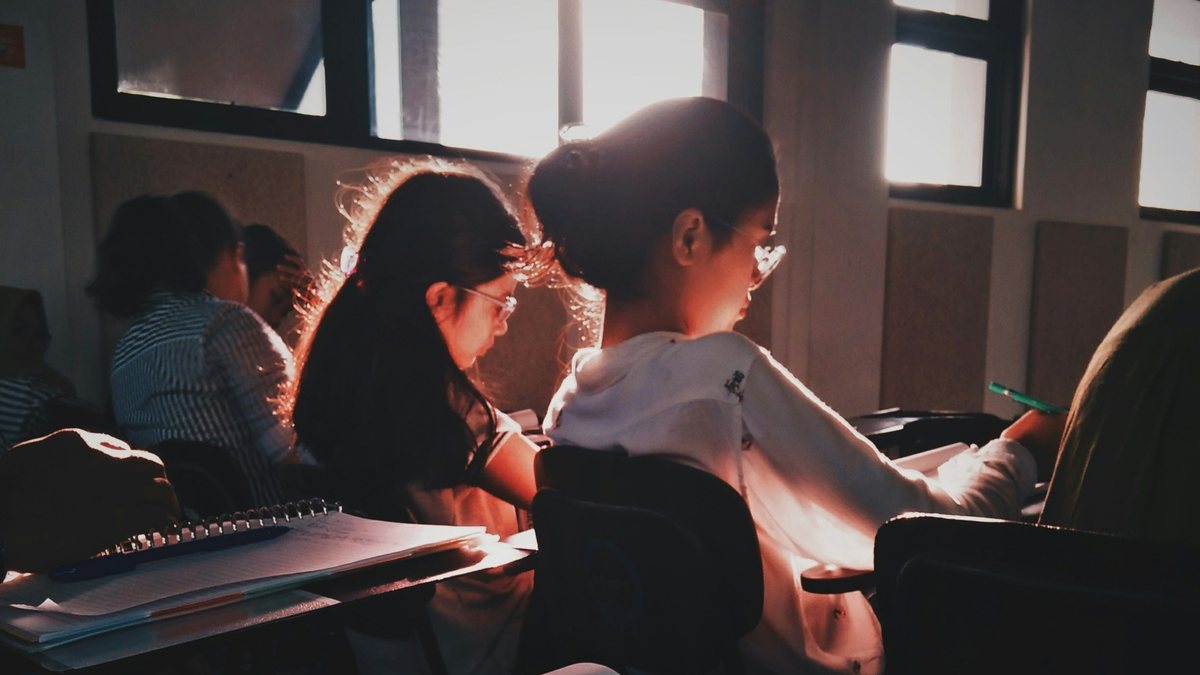 Pesquisa mostra que maioria dos indivíduos da geração Z prefere aulas presenciais, porque dizem que aprendem mais - Unsplash