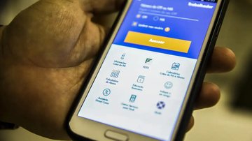 Os aplicativos oficiais são gratuitos, seguros e estão disponíveis para todo tipo de aparelho - Marcelo Camargo/Agência Brasil
