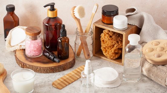 No cuidado corporal, o consumo de itens básicos como sabonete em barra recuou, já categorias complementares cresceram - Envato