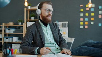 Bem-estar: 30% dos entrevistados priorizam recursos de saúde mental e programas de assistência ao empregado - Vitaly Gariev / Unsplash