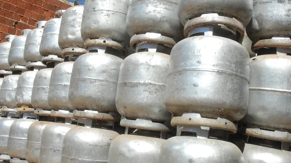 Nas dez capitais onde já foi implantado, mais de 52% das revendas aderiram ao programa Gás do Povo - Marcello Casal/Agência Brasil