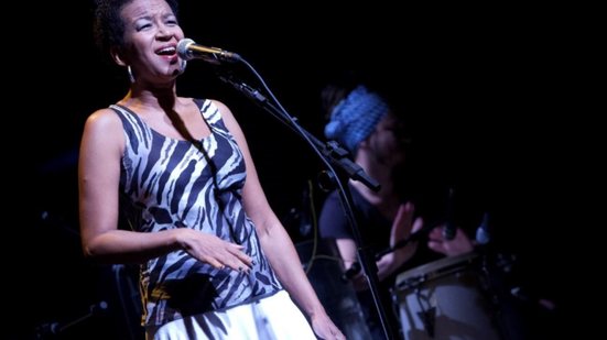 Cantora Juçara Marçal comanda o espetáculo “Plínio Marcos em Prosa e Samba”, dia 18 de fevereiro - Divulgação