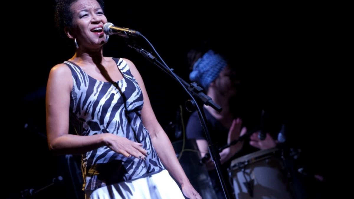 Cantora Juçara Marçal comanda o espetáculo “Plínio Marcos em Prosa e Samba”, dia 18 de fevereiro - Divulgação