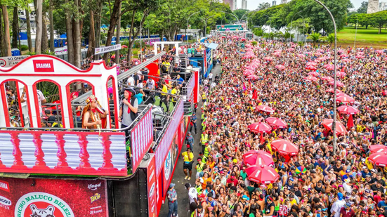 Blocos de rua terão repertórios inspirados nos anos 1980 e 1990 - Envato