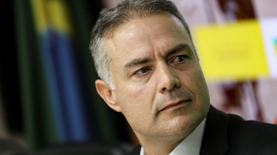 O ministro dos Transportes, Renan Filho, estima que a medida beneficiará de imediato 370 mil condutores, que deverão ter economia de R$ 120 milhões - Marcelo Camargo / Agência Brasil