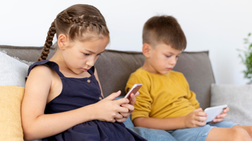 A lei reconhece que as famílias não estão dando conta sozinhas - Freepik