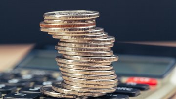 Entre o público consultado, apenas 15% afirmou que pretende quitar dívidas ou contas atrasadas - Adobe Stock