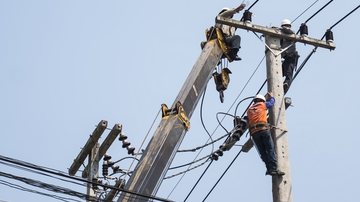 O transformador é o equipamento responsável por alterar a tensão da energia elétrica. - Foto: Freepik