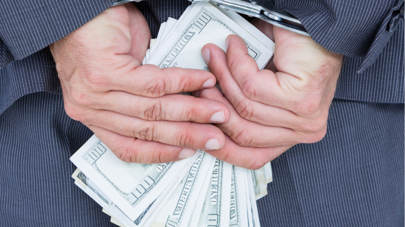 Uma das rés percebeu a ‘fragilidade da vítima’ e iniciou uma amizade com ela para, mais tarde, oferecer práticas de cunho ‘sobrenatural para purificação’ - Freepik