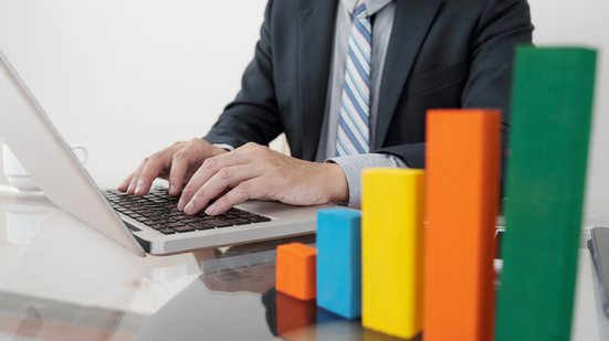 Cursos rápidos ajudam a reforçar conceitos básicos das finanças corporativas e podem ser o impulso que faltava para seus negócios - Envato