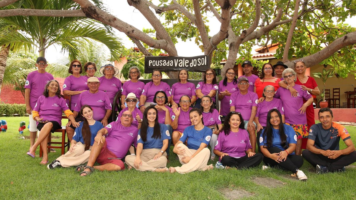 O programa possui conteúdos focados no uso do celular e controle das plataformas do Google - Envato