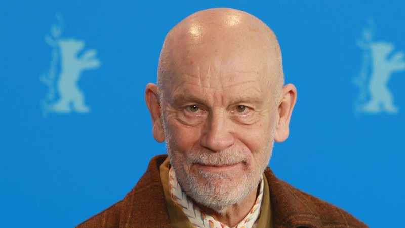 John Malkovich adiantou  a vinda ao Brasil e agora apresentará uma peça no Theatro Municipal do Rio e na Sala São Paulo em março - Wikimedia Commons
