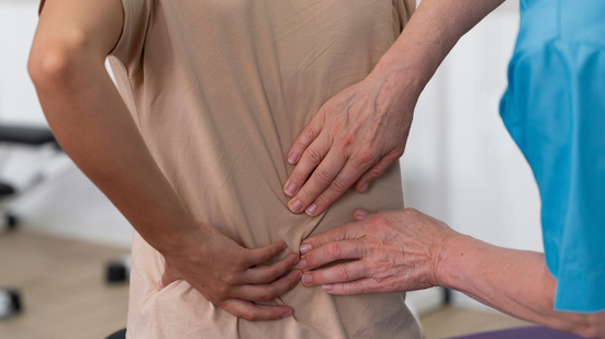 O estudo clínico de fase 1 contará com participantes entre 18 e 72 anos, todos com lesão medular completa e aguda que devem ter ocorrido há menos de 72 horas - Foto: Freepik