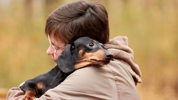Em casos mais graves, há relatos de sintomas semelhantes ao transtorno de estresse pós-traumático - Envato