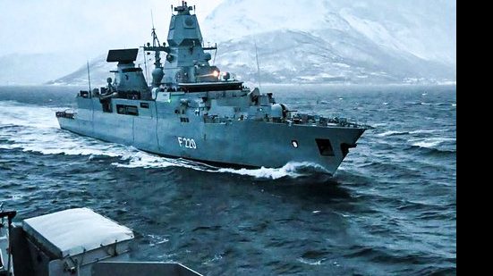 Imagem de treinamento militar no Ártico, postada pela Otan neste domingo - Reprodução X/Nato