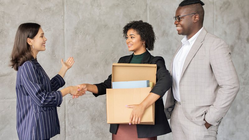 Segundo a pesquisa, entre os que pretendem mudar, 72% desejam trocar de empresa e 28% querem fazer transição de carreira - Envato