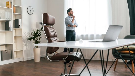 Dos 40% de profissionais que pensam em migrar de carreira, a maior parte já busca oportunidades em uma nova área de interesse - Envato