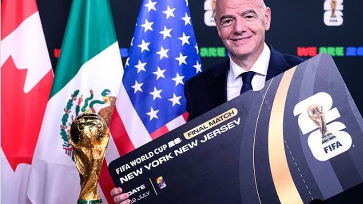 O presidente da Fifa, Gianni Infantino, comemora meio bilhão de pedidos de ingressos em pouco mais de um mês - Reprodução Instagram Fifa