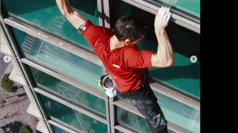 A ascensão levou cerca de uma 1h30 e foi transmitida ao vivo pela Netflix - Reprodução Netflix